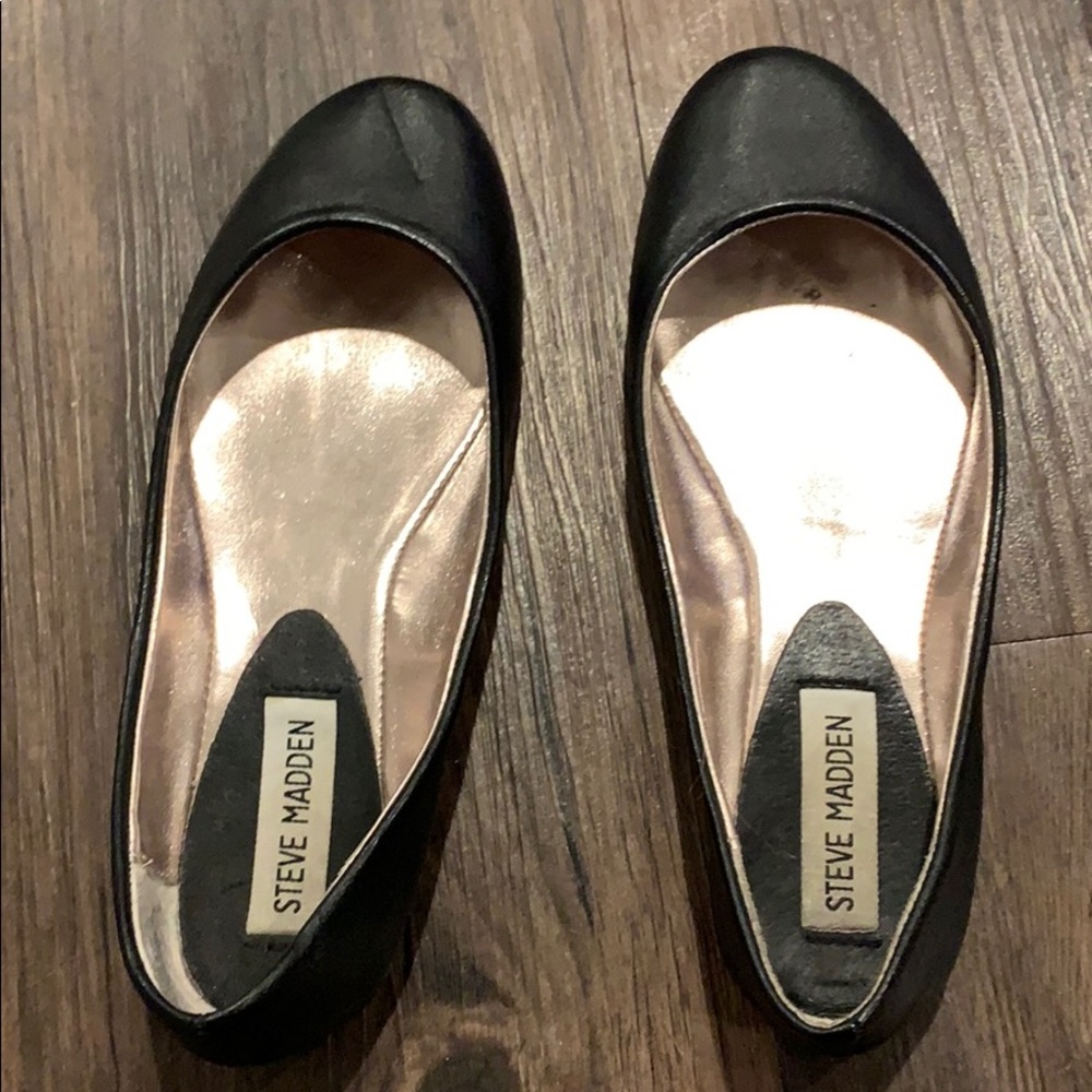 Steve Madden Black Flats